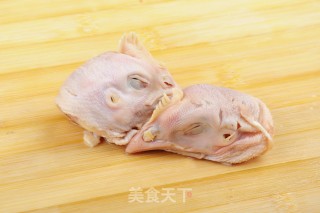 红烧鸡头的做法步骤：1