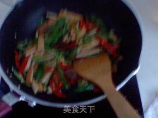 青椒炒香干的做法步骤：5
