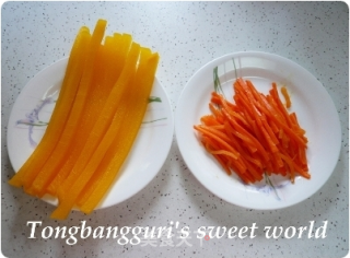 【韩式】鸡蛋卷紫菜饭的做法步骤：1