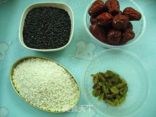 三步焖出软糯的【红枣黑米饭】的做法步骤：1