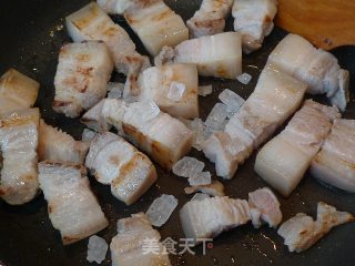 土豆红烧肉的做法步骤：4