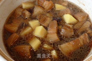 土豆红烧肉的做法步骤：8