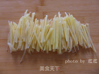 【零难度的家常菜】 青椒土豆丝的做法步骤：1
