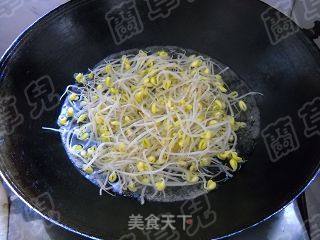 凉拌黄豆芽的做法步骤：3