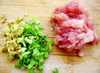 家常小炒----肉丝炒豇豆的做法步骤：2