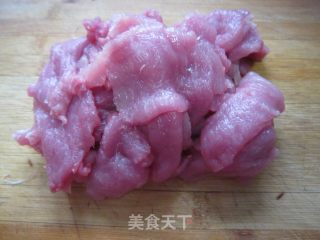 锅包肉的做法步骤：1