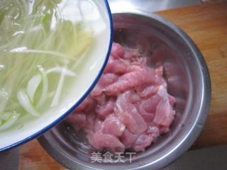 锅包肉的做法步骤：3