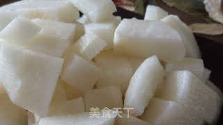 盛夏初秋润燥开胃---冰糖银耳雪梨羹的做法步骤：2