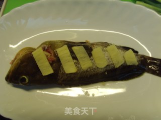 清蒸斑魚的做法步骤：2