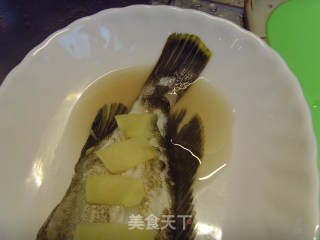 清蒸斑魚的做法步骤：6