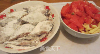 让我忍不住晚餐一碗米饭--茄汁带鱼的做法步骤：2