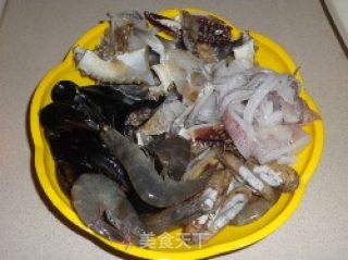 海鲜锅的做法步骤：2