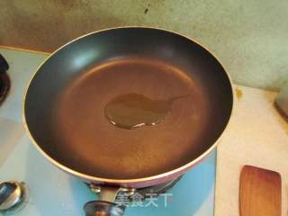 【兔纸私房菜】黑猫香肠蒜香奶汁意面的做法步骤：6