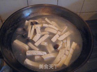 蚬子豆腐汤的做法步骤：6