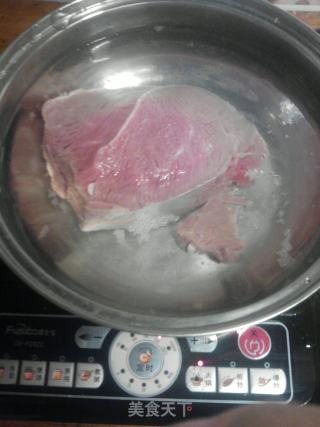 自制麻辣孜然牛肉干的做法步骤：1