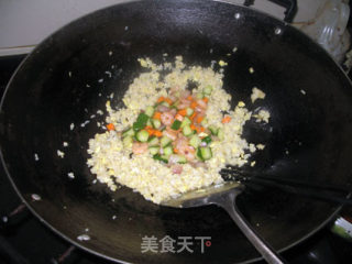 虾仁炒饭的做法步骤：7