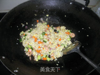 虾仁炒饭的做法步骤：8