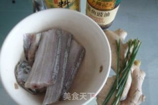 清蒸带鱼的做法步骤：1