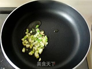 青椒炒香干的做法步骤：2