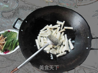 山药青瓜炒鱿鱼的做法步骤：3