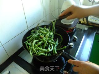 大东北 豆角盖花卷的做法步骤：1