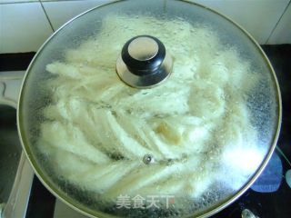 大东北 豆角盖花卷的做法步骤：7