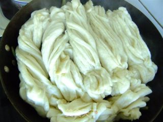 大东北 豆角盖花卷的做法步骤：8