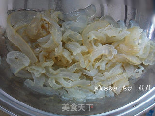 捞汁海蜇 （凉拌菜）的做法步骤：2