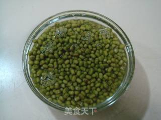 老北京小吃“豆汁、麻豆腐”的做法步骤：1