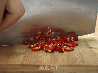 韭梗炒苍蝇头的做法步骤：5