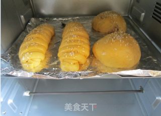 南瓜毛毛虫餐包的做法步骤：11