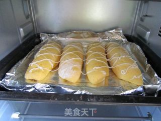 南瓜肉松餐包的做法步骤：12