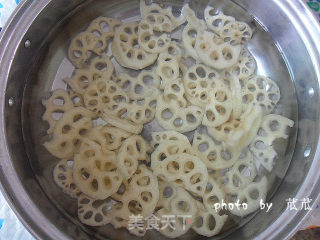 【简单の美味】清炒藕片的做法步骤：3