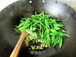 扁豆炒油素鸡的做法步骤：5