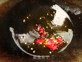 皮蛋拌花生的做法步骤：5