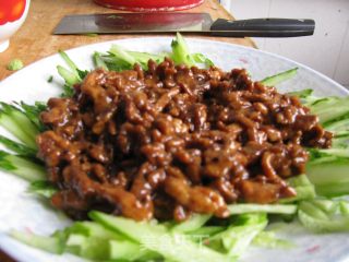 简易版京酱肉丝的做法步骤：2