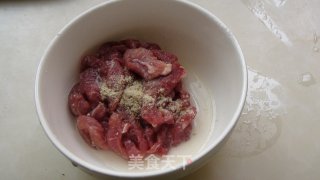 家庭版鱼香肉丝的做法步骤：1