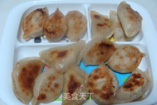 香菇虾肉水饺的做法步骤：7