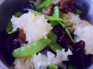 【夏季小凉菜】银耳新吃法---双耳拌荷兰豆的做法步骤：7