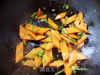 家常菜----香菇炒菜花的做法步骤：4
