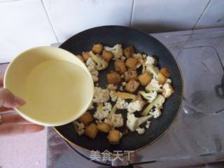 花菜烧油豆腐的做法步骤：4