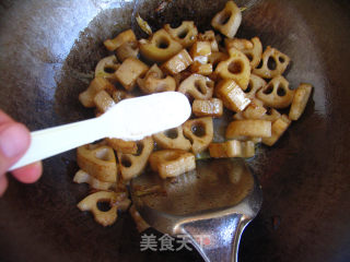 酸甜好回味——糖醋藕块的做法步骤：7