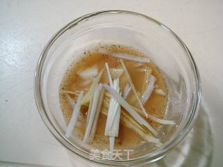 韭菜炒鱿鱼的做法步骤：5