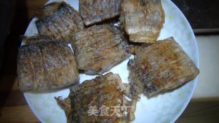 家常煎带鱼的做法步骤：4
