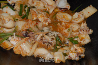 酸辣开胃的韩国泡菜炒墨鱼仔的做法步骤：13