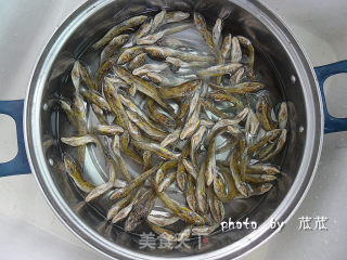 【简单の生活】 香酥鱼干的做法步骤：1