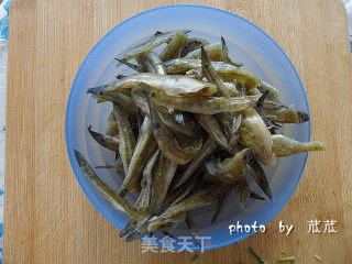 【简单の生活】 香酥鱼干的做法步骤：3