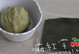 2011府红宇邀您一起自制月饼——只要3步就做出美味月饼你信吗？我信！的做法步骤：1