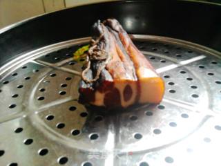 【蒜苗炒腊肉】的做法步骤：2