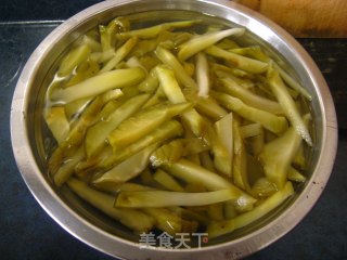 榨菜肉丝的做法步骤：1